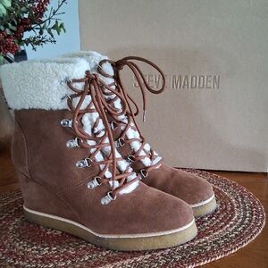 Steve Madden Tan Suede Wedge Boots Sz.9.5